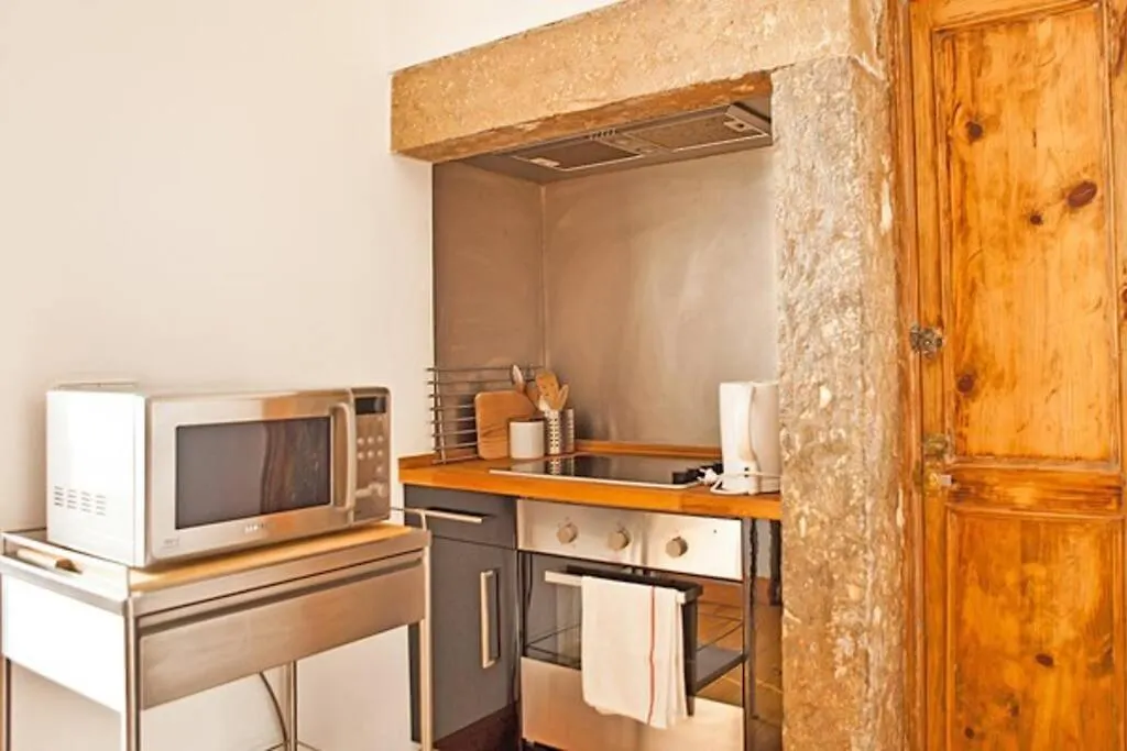 Pen-Arts Apartment- Principe Real Garden - Bairro Alto Lisboa 0*,  Portugália